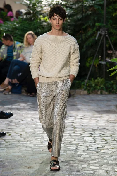 Look 40